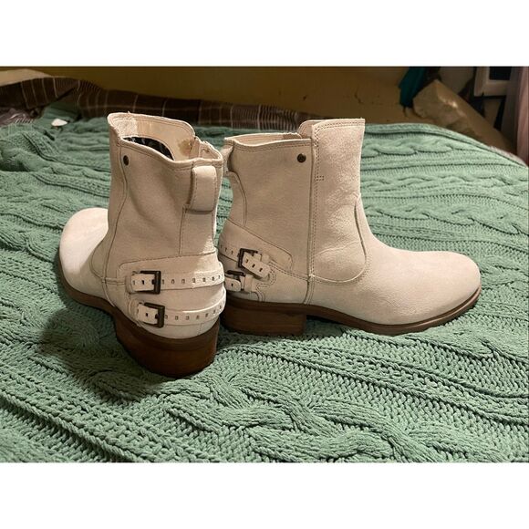 UGG Orion Moto Ankle Suede boots Light Beige Sz 11 - Picture 5 of 16